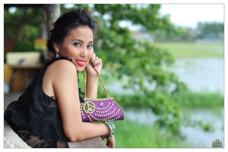 Chris-G. Modeaccessoires und Clutch für Handelspartner